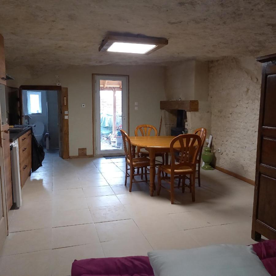 Gite-Civray-De-Touraine Troglo De Denise Luaran gambar